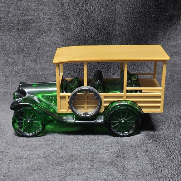 Vintage Avon Station Wagon Tai Winds After Shave Glass Car Decanter - Picture 7 of 10